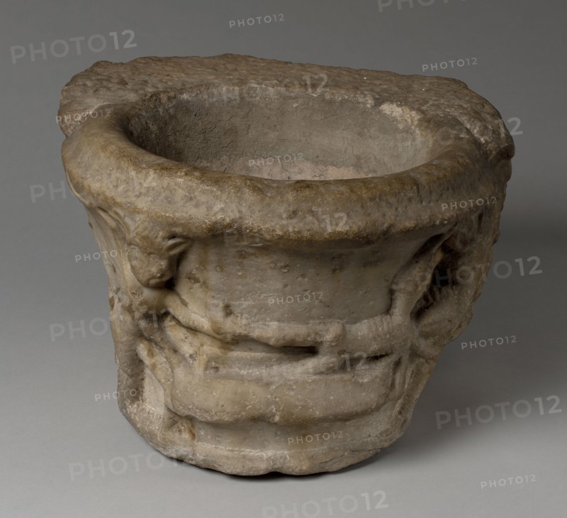 Holy Water Font, late 1400s. Southern France, late 15th century. Marble; overall: 31.5 x 52.7 x 46.4 cm (12 3/8 x 20 3/4 x 18 1/4 in.)