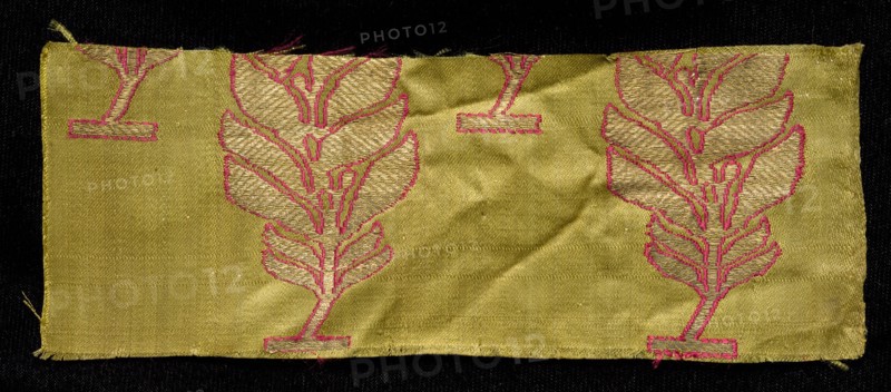 Brocade, 1800s. India, Benares ?, 19th century. Brocade, "kimkhwab"; silk and gold; overall: 6.4 x 16.5 cm (2 1/2 x 6 1/2 in.)