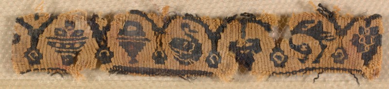 Fragment, Sleeve Ornament from a Tunic, 500s - early 600s. Egypt, Byzantine period, 6th-early 7th century. Tapestry (probably originally inwoven in tabby ground); wool; overall: 2.5 x 11 cm (1 x 4 5/16 in.)