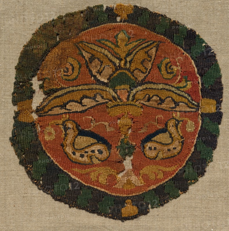 Segmentum from a Tunic, 800s. Egypt, late Abbasid or Tulunid period, 9th century. Tapestry; wool and linen; overall: 18.6 x 18.2 cm (7 5/16 x 7 3/16 in.)