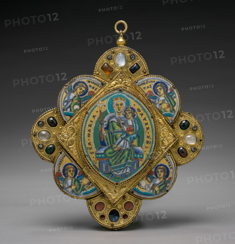 Pendant with the Virgin and Child, c. 1160-1170. Circle of Godefroid de Huy (Netherlandish). Gilded copper, champlevé enamel; the reverse decorated in vernis brun; overall: 19.8 x 17 x 3.2 cm (7 13/16 x 6 11/16 x 1 1/4 in.).