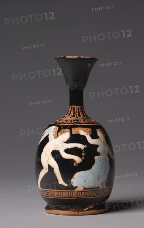 Squat Lekythos (Oil Jug), 400-375 BC. Greece, early 4th Century BC. Red-figure terracotta; overall: 11.7 cm (4 5/8 in.).