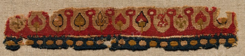 Fragment, Neck Band of a Tunic, 400s - 600s. Egypt, Byzantine period, 5th - 7th century. Tapestry (originally inwoven in tabby ground); wool and linen; overall: 22.9 x 4.5 cm (9 x 1 3/4 in.)