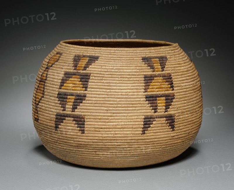 Gift Basket, c. 1900. California, Cahuilla ( Mission, Saboba Mission), Unassigned. Juncus, Sumac; Coiled; deergrass bundle foundation; diameter: 20.5 x 30.5 cm (8 1/16 x 12 in.).