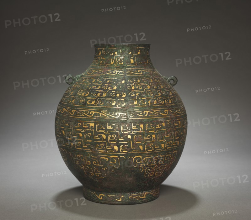 Wine Vessel (Hu), early 400s BC. China, Warring States period (475-221 BC). Bronze with gold inlay; diameter: 24.1 cm (9 1/2 in.); diameter of mouth: 10.1 cm (4 in.); overall: 27.6 cm (10 7/8 in.).