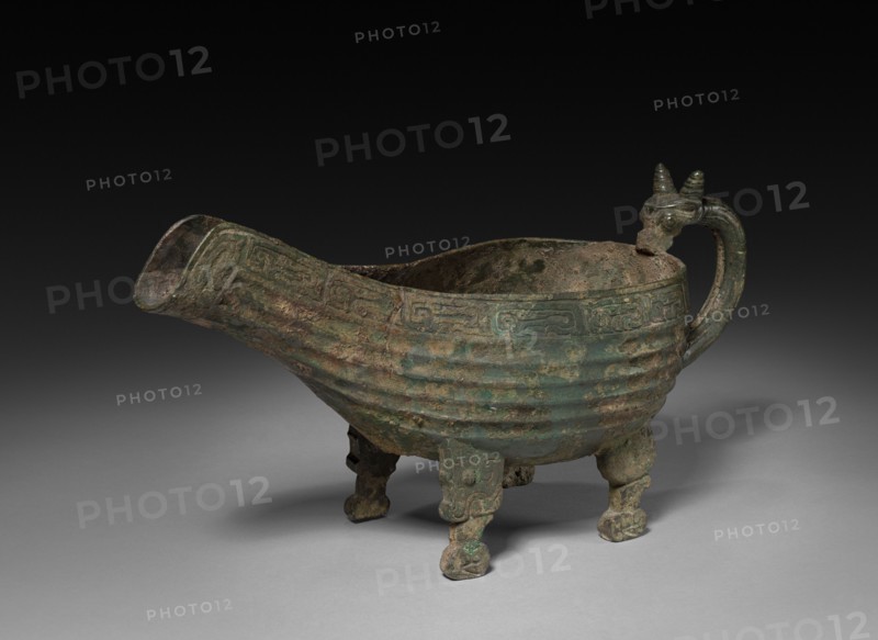 Yi:  Libation Vessel, c. 900-600 BC. China, Zhou dynasty (c. 1046-256 BC). Bronze; overall: 21.9 cm (8 5/8 in.).