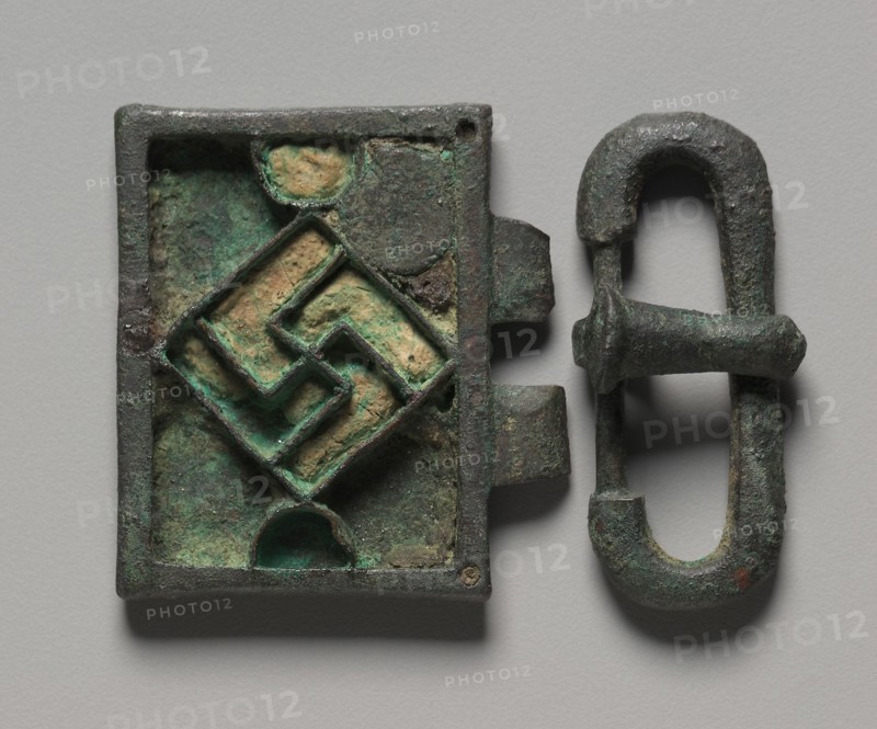 Buckle, 500s. Ostrogothic(?), Migration period, 6th century. Bronze; overall: 6.1 x 5 cm (2 3/8 x 1 15/16 in.).