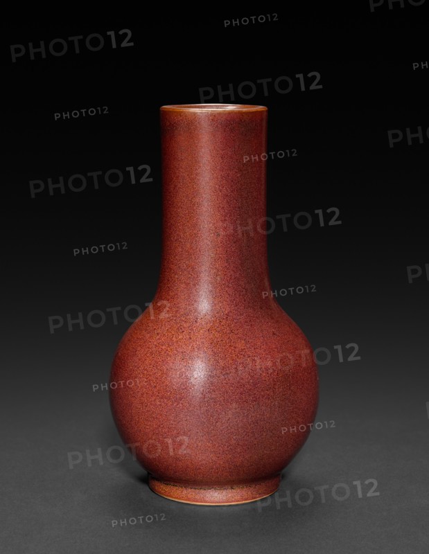 Bottle, 1736-1795. China, Qing dynasty (1644-1912), Qianlong reign (1735-1795). Porcelain; overall: 15.3 cm (6 in.).