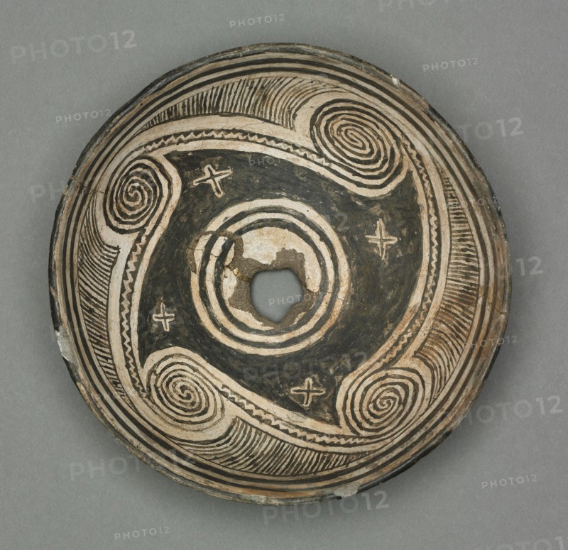 Bowl with Geometric Design (Four- part Scroll), 1000- 1150. Southwest, Mogollan, Mimbres, Pre-Contact Period, 11th century- 12th century. Ceramic; overall: 7.5 x 18 cm (2 15/16 x 7 1/16 in.).