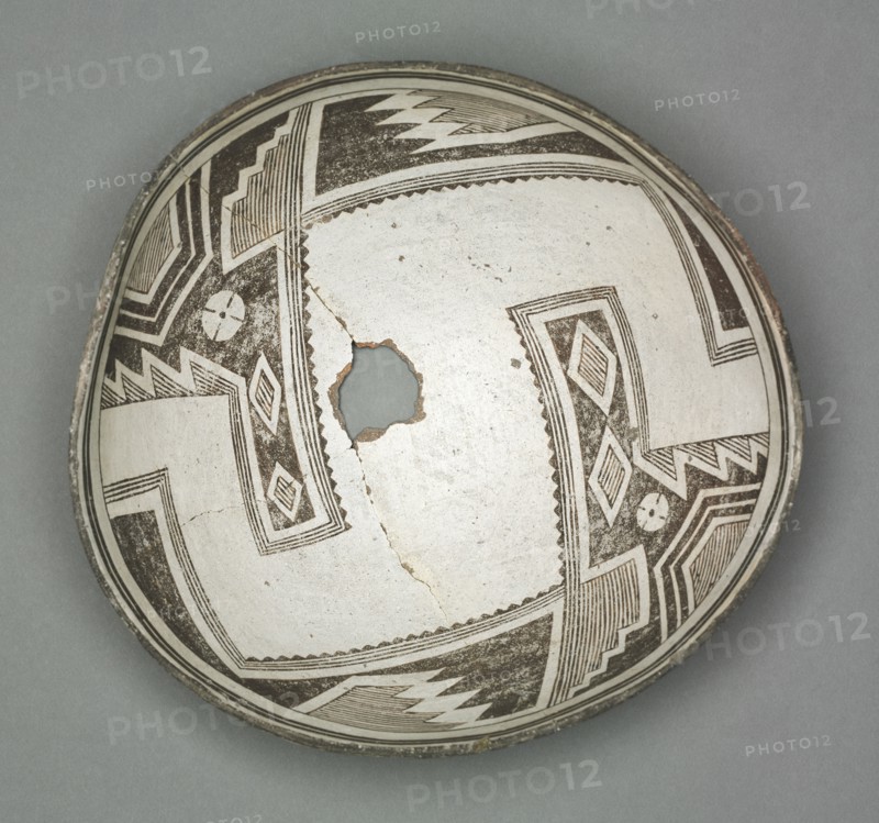 Bowl with Geometric Design (Two- part Design), c. 1000- 1150. Southwest, Mogollan, Mimbres, Pre-Contact Period, 11th-12th century. Ceramic; overall: 13.2 x 28.5 cm (5 3/16 x 11 1/4 in.).