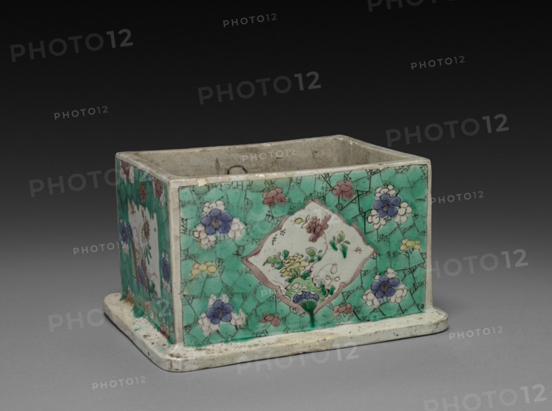 Dog or Qilin (base), 1662-1722. China, Qing dynasty (1644-1911), Kangxi reign (1661-1722). Porcelain with overglaze enamel decoration; overall: 45.2 cm (17 13/16 in.).