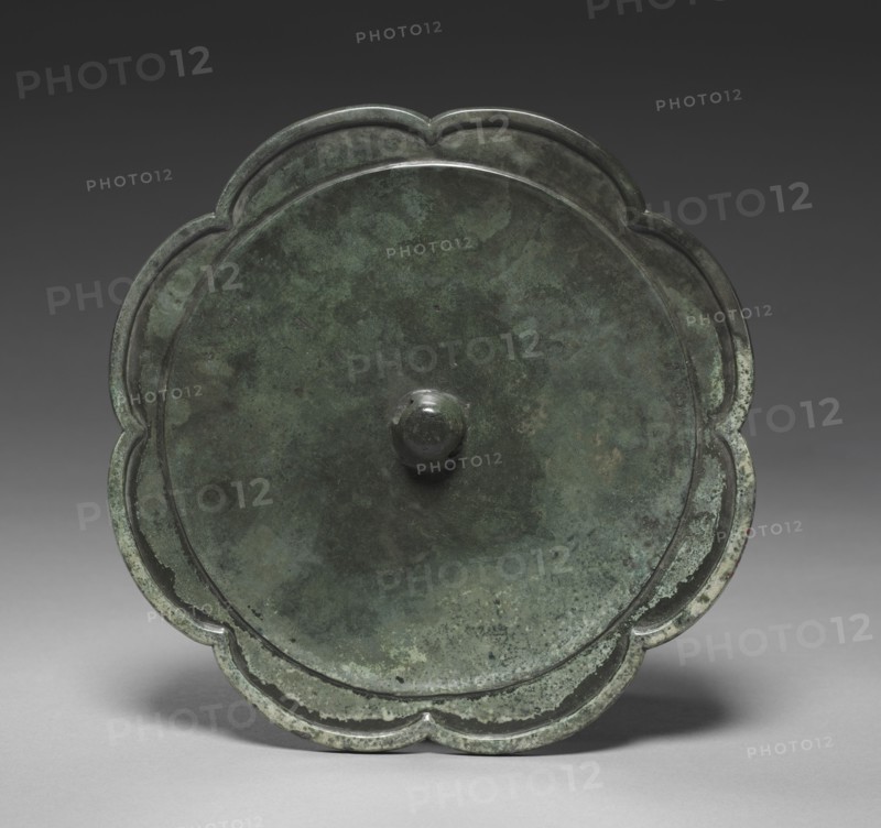 Flower-shaped Mirror, 918-1392. Korea, Goryeo period (918-1392). Bronze; diameter: 20.7 cm (8 1/8 in.).