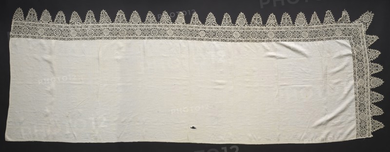 Needlepoint Lace (Reticella) Top of Linen Sheet, 17th century. Italy, Genoa, 17th century. Lace, needlepoint: linen; average: 87.7 x 246.4 cm (34 1/2 x 97 in.).