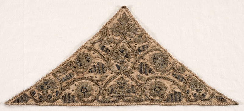 Forehead Cloth, late 1500s. England, Elizabethan Period, late 16th century. Silk, gold and silver thread, sequins, padding, linen; embroidery; overall: 16.8 x 38.7 cm (6 5/8 x 15 1/4 in.)
