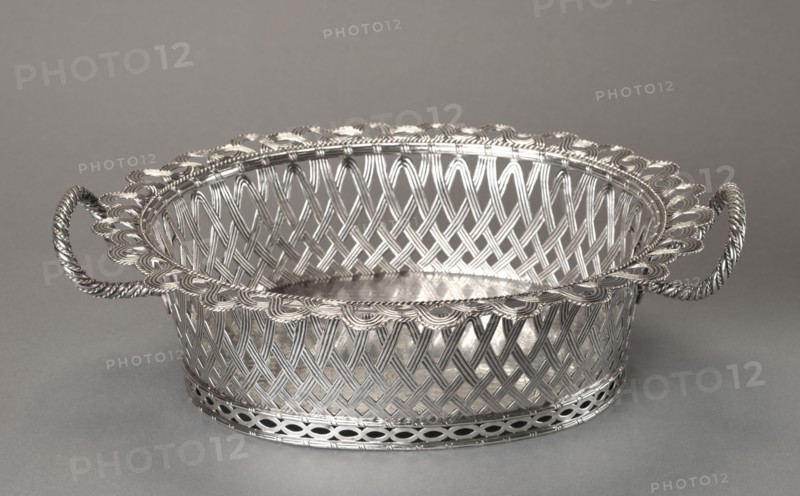 Basket, 1729. Paul Jacques de Lamerie (British, 1688-1751). Silver; overall: 9.1 cm (3 9/16 in.); center: 33 x 29 cm (13 x 11 7/16 in.).
