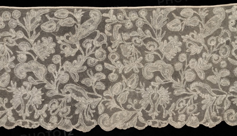Bobbin Lace Flounce, 18th century. Italy, Milan, 18th century. Lace, bobbin: linen; average: 365.7 x 29.9 cm (144 x 11 3/4 in.)