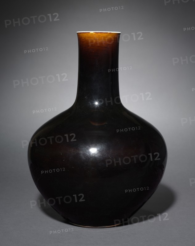 Bottle-Shaped Vase, 1736-1795. China, Jiangxi province, Jingdezhen kilns, Qing dynasty (1644-1911), Qianlong reign (1735-1795). Porcelain with mirror-black glaze; overall: 50.2 cm (19 3/4 in.).