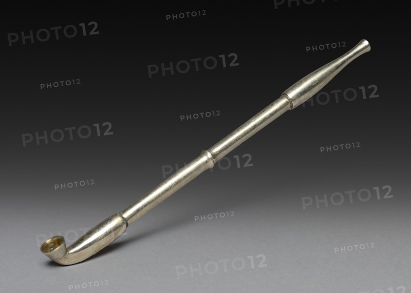 Tobacco Pipe, 19th century. Japan, Edo Period (1615-1868). Metal; overall: 15.3 cm (6 in.).