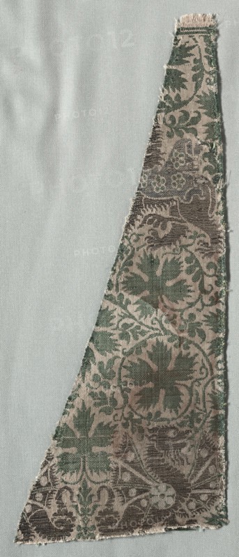 Silk Fragments, 1350-1399. Italy, Lucchese, second half of 14th century. Lampas weave, brocaded; silk and gold thread; overall: 35.7 x 15 cm (14 1/16 x 5 7/8 in.)