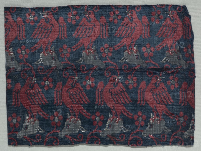 Velvet Fragment, 1375-1399. Italy, last quarter of 14th century. Velvet; silk; overall: 20.3 x 26.7 cm (8 x 10 1/2 in.)