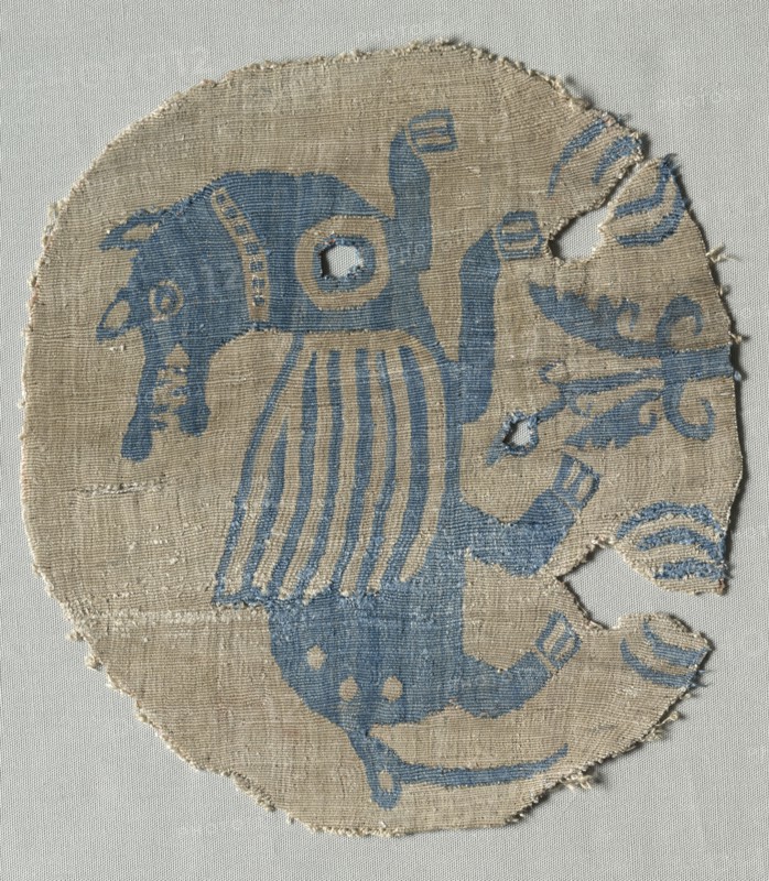 Fragment, 1000s - 1100s. Iran or Iraq, 11th-12th century. Soumak, or twisted tapestry; silk; overall: 20 x 22.6 cm (7 7/8 x 8 7/8 in.)