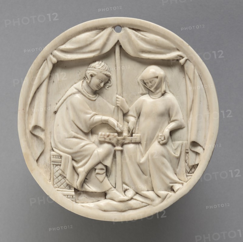 Mirror Case with a Couple Playing Chess, 1325-1350. France, Paris. Ivory; diameter: 10.2 x 1 cm (4 x 3/8 in.).