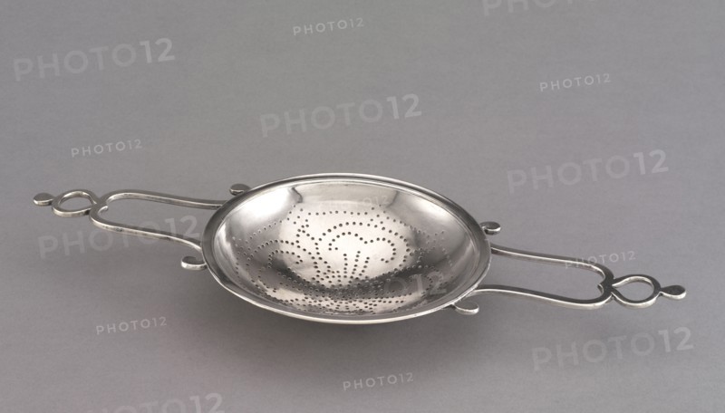 Strainer, c. 1760. Paul Revere II (American, 1735-1818). Silver; with handle: 2.6 x 27.8 cm (1 x 10 15/16 in.).