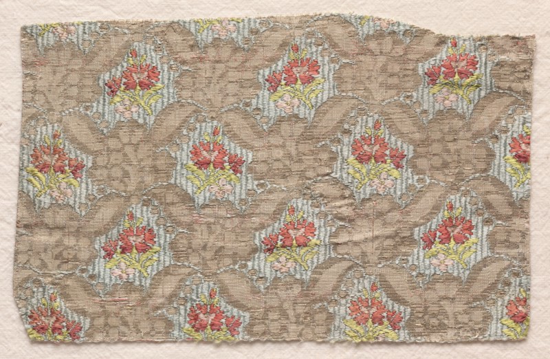 Textile Fragment, 1774-1793. France, late 18th century, Period of Louis XVI (1774-1793). Droguet; silk and gold thread; overall: 17.2 x 10.8 cm (6 3/4 x 4 1/4 in.)