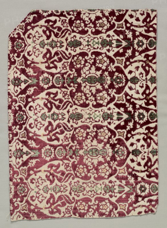 Velvet Textile, second half of the 15th century. Turkey, Bursa ?, second half of the 15th century. Velvet (cut and voided): silk; average: 33.1 x 45.4 cm (13 1/16 x 17 7/8 in.)