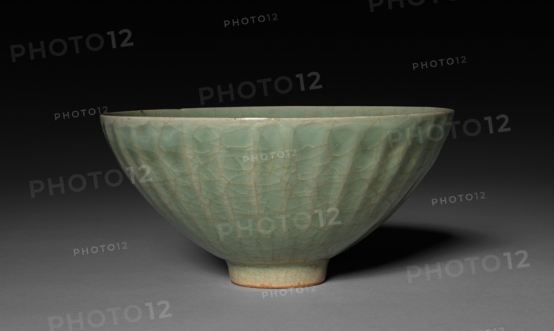 Bowl:  Southern Celadon Ware, 13th Century. China, Southern Song dynasty (1127-1279). Glazed buff stoneware; diameter: 16 cm (6 5/16 in.); overall: 8.4 cm (3 5/16 in.).