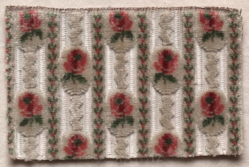 Textile Fragment, 1774-1793. France, 18th century, Period of Louis XVI (1774-1793). Velvet (cut and voided); silk; overall: 5.4 x 8.6 cm (2 1/8 x 3 3/8 in.)