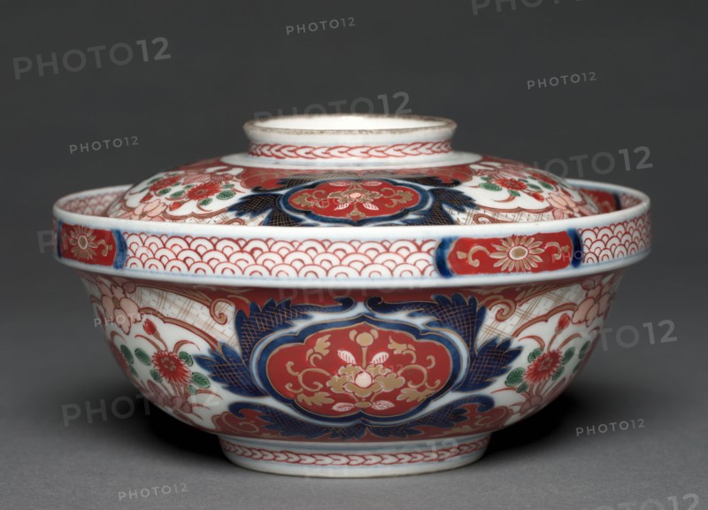 Covered Bowl: Imari Ware with Lid , 1800s. Japan, Saga Prefecture, Arita Kilns, 19th century. White porcelain with underglaze blue, overglaze enamel and gold decoration; diameter of lid: 5.1 cm (2 in.); with cover: 9 cm (3 9/16 in.); cover: 0.5 cm (3/16 in.); diameter without lid: 13.5 cm (5 5/16 in.).