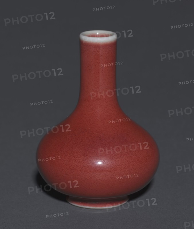 Bottle Vase:  Lang Ware, 1661-1722. China, Qing dynasty (1644-1911), Kangxi reign (1661-1722). Porcelain; overall: 8.4 cm (3 5/16 in.).