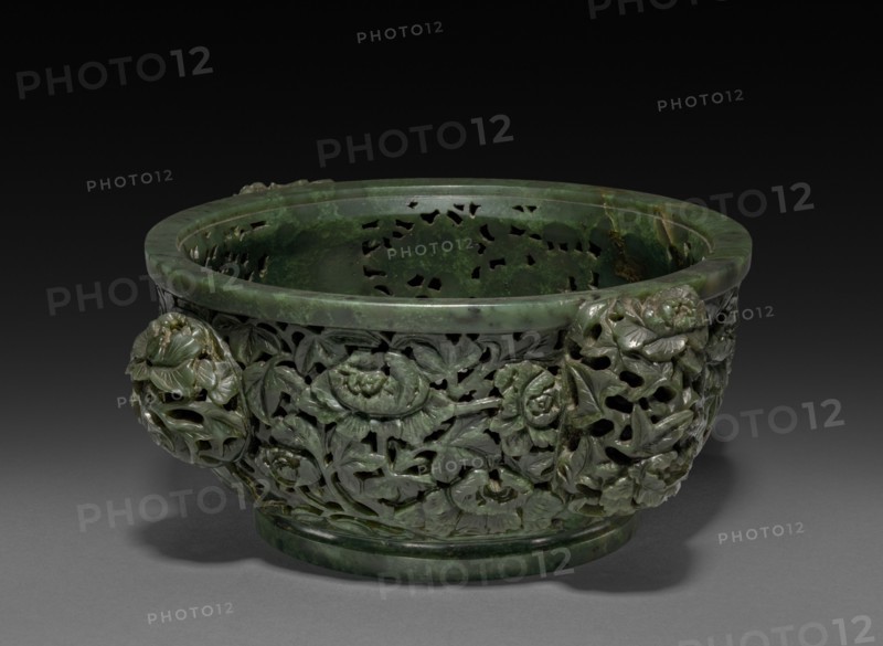 Incense Burner, 1736-1795. China, Qing dynasty (1644-1912), Qianlong reign (1735-1795). Jade; overall: 14.6 cm (5 3/4 in.).