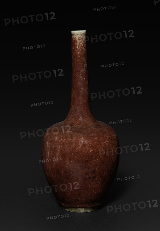 Bottle Vase:  Lang Ware, 1662-1722. China, Qing dynasty (1644-1911), Kangxi reign (1661-1722). Porcelain; overall: 26.4 cm (10 3/8 in.).