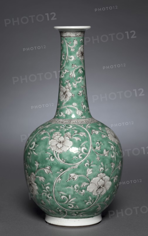 Bottle Vase with Floral Scrolls, 1662-1722. China, Qing dynasty (1644-1912), Kangxi reign (1661-1722). Porcelain; overall: 27.3 cm (10 3/4 in.).