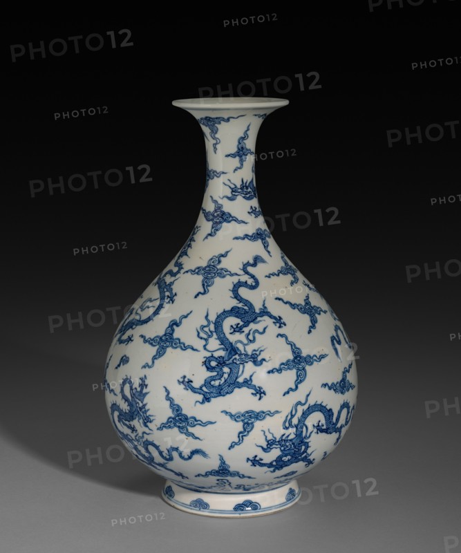 Bottle Vase, 1723-1735. China, Jiangxi province, Jingdezhen kilns, Qing dynasty (1644-1912), Yongzheng reign (1722-1735). Porcelain with underglaze blue decoration; overall: 28.6 cm (11 1/4 in.).