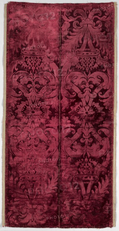 Procurator’s Velvet Stole, c. 1575- 1600. Italy, Venice, late 16th century. Dyed silk; velvet in two heights of cut pile (pile on pile, alto e basso), woven as two stole widths; overall: 142.2 x 69.9 cm (56 x 27 1/2 in.)