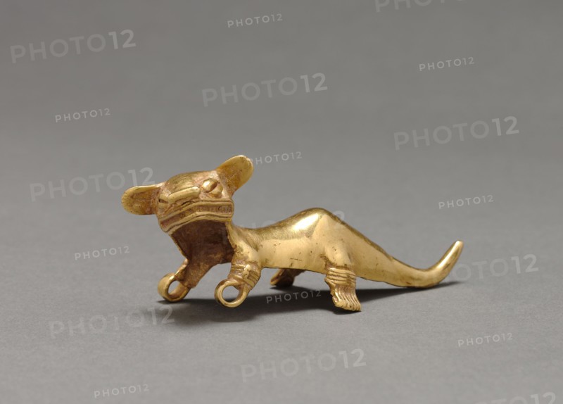 Feline Pendant, c. 1000-1550. Western Panama, Veraguas-Gran Chiriquí Style, 10th-16th century. Cast gold; overall: 3.5 x 2.9 cm (1 3/8 x 1 1/8 in.).