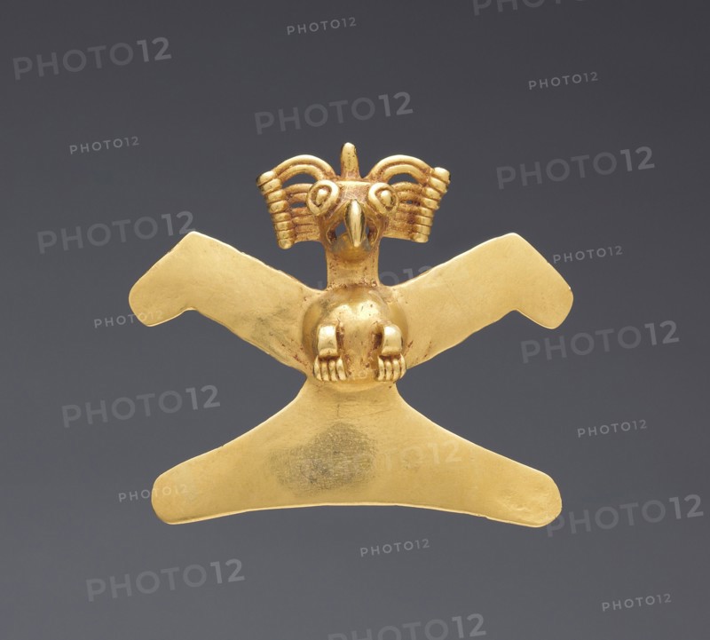 Bird Pendant, c. 1000-1550. Panama, Veraguas-Chiriquí style, 10th-16th century. Cast gold; overall: 5.6 x 6.5 x 2 cm (2 3/16 x 2 9/16 x 13/16 in.).