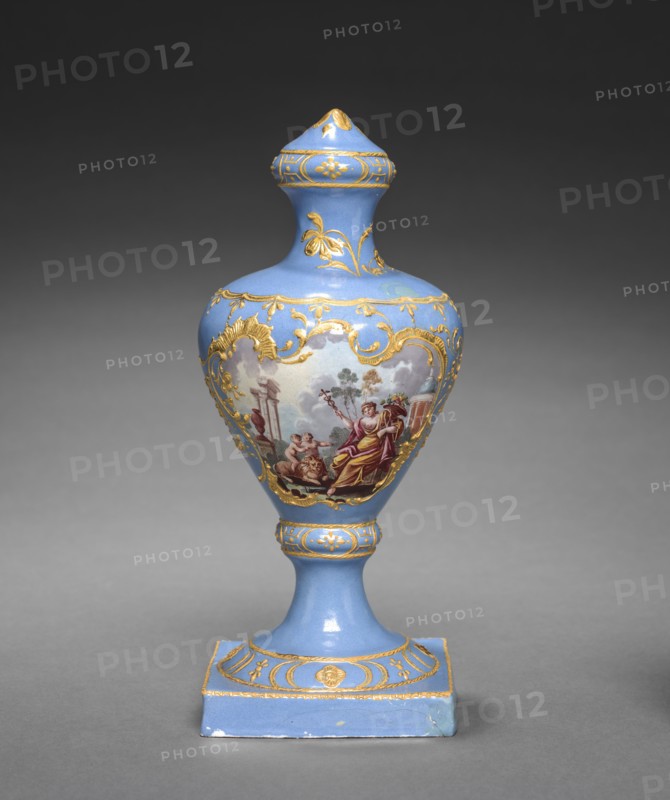 Urn, c. 1770. England, South Staffordshire, 18th century. Enamel; overall: 22.6 x 9.1 x 9.3 cm (8 7/8 x 3 9/16 x 3 11/16 in.).