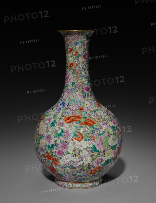 Bottle-shaped Vase, 1796-1820. China, Qing dynasty (1644-1912), Jiaqing reign (1795-1820). Porcelain; overall: 30.8 cm (12 1/8 in.).
