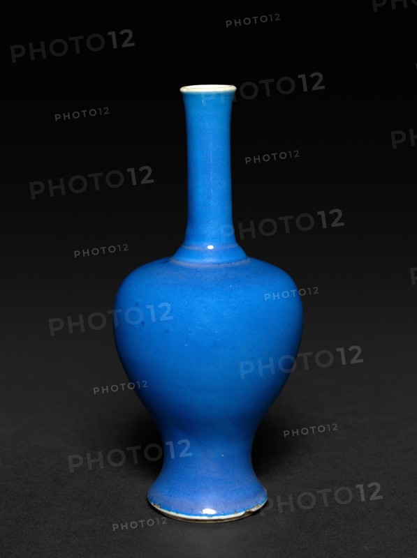 Miniature Vase, 1662-1722. China, Qing dynasty (1644-1912), Kangxi reign (1661-1722). Porcelain; overall: 13.1 cm (5 3/16 in.).