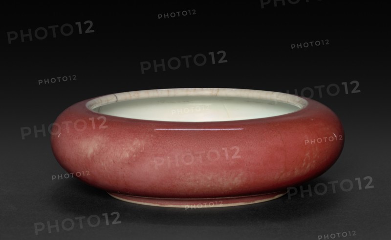 Gong-shaped Brush Washer, 1662-1722. China, Qing dynasty (1644-1912), Kangxi reign (1661-1722). Porcelain; diameter of mouth: 8.6 cm (3 3/8 in.); overall: 3.9 cm (1 9/16 in.).