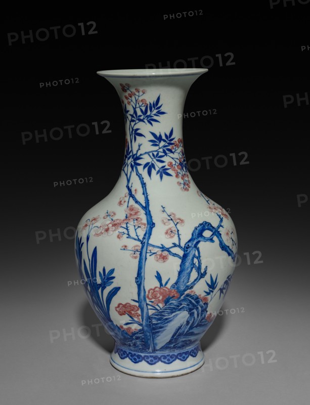 Vase, 1723-1735. China, Jiangxi province, Jingdezhen kilns, Qing dynasty (1644-1912), Yongzheng reign (1722-1735). Porcelain with underglaze blue and red decoration; overall: 32.4 cm (12 3/4 in.).