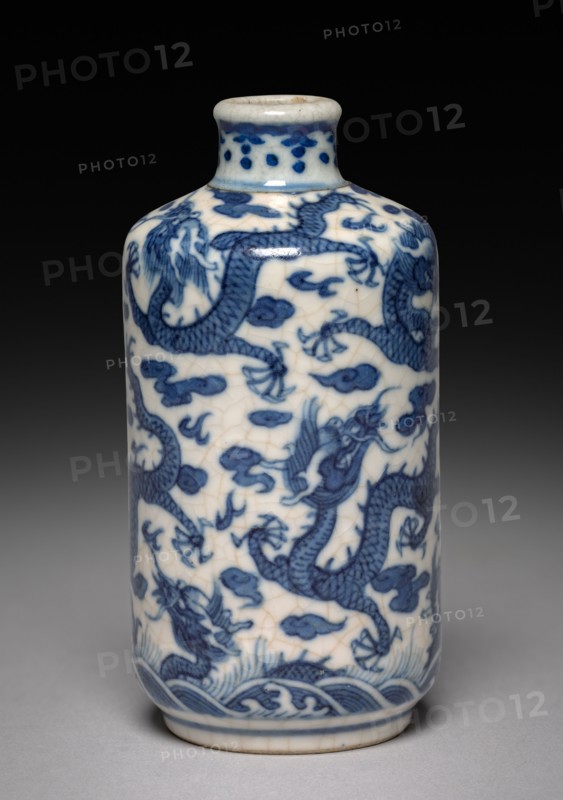 Snuff Bottle , 1661-1722. China, Qing dynasty (1644-1912), Kangxi reign (1661-1722). Porcelain; overall: 9 cm (3 9/16 in.).