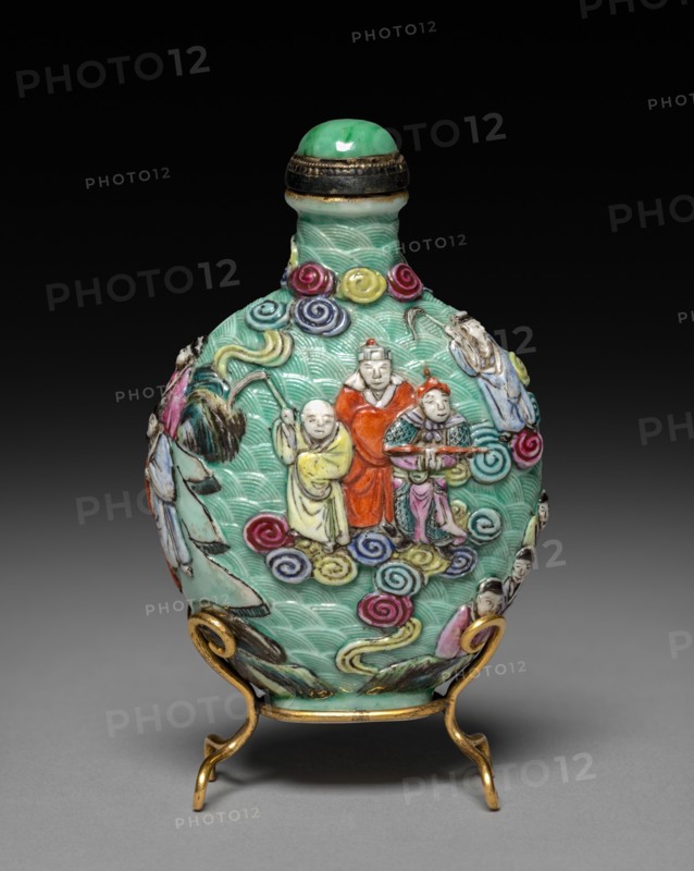Flattened Ovoid Snuff Bottle with Stopper, 1796-1820. China, Qing dynasty (1644-1912), Jiaqing reign (1795-1820). Porcelain; overall: 8.4 cm (3 5/16 in.).