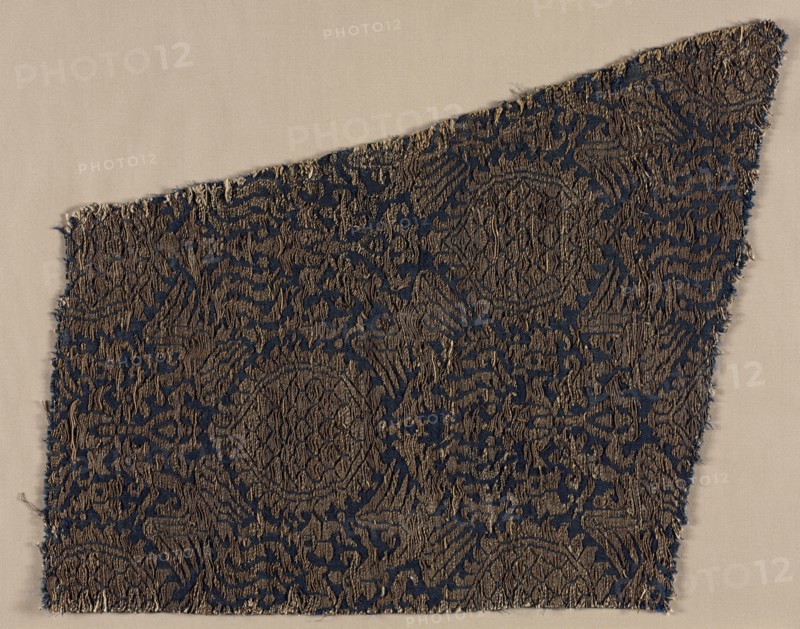 Lampas with phoenixes and palmettes, late 1200s or 1300s. Iran, Ilkhanid period. Lampas: silk and silver thread; overall: 28.6 x 25.4 cm (11 1/4 x 10 in.)