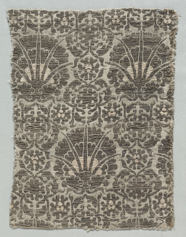 Silk Fragment, 1350-1399. Italy, second half of 14th century. Lampas weave, silk and gold thread; overall: 29.5 x 22.9 cm (11 5/8 x 9 in.)