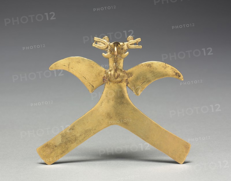 Bird Pendant, c. 1000-1550. Costa Rica, Diquís region, or Panama, 11th-16th century. Cast gold; overall: 10.6 x 12.7 x 2.5 cm (4 3/16 x 5 x 1 in.).
